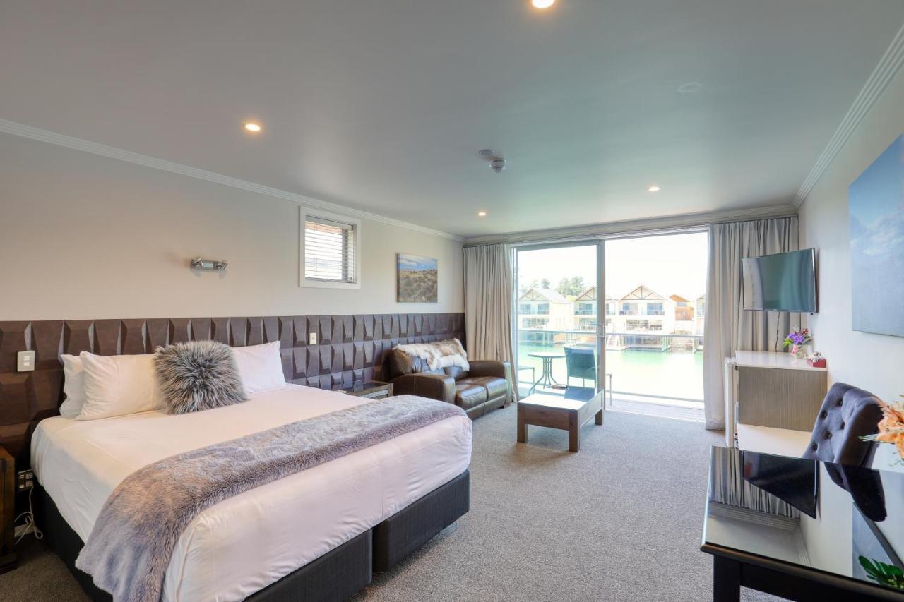 Marsden Lake Resort Central Otago Cromwell Luaran gambar A typical hotel room