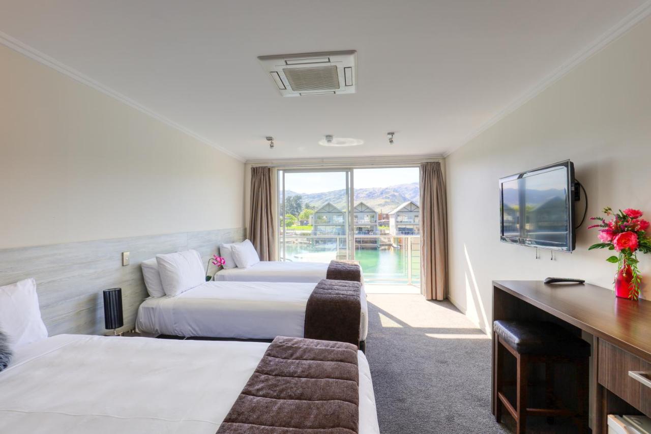 Marsden Lake Resort Central Otago Cromwell Luaran gambar A typical hotel room