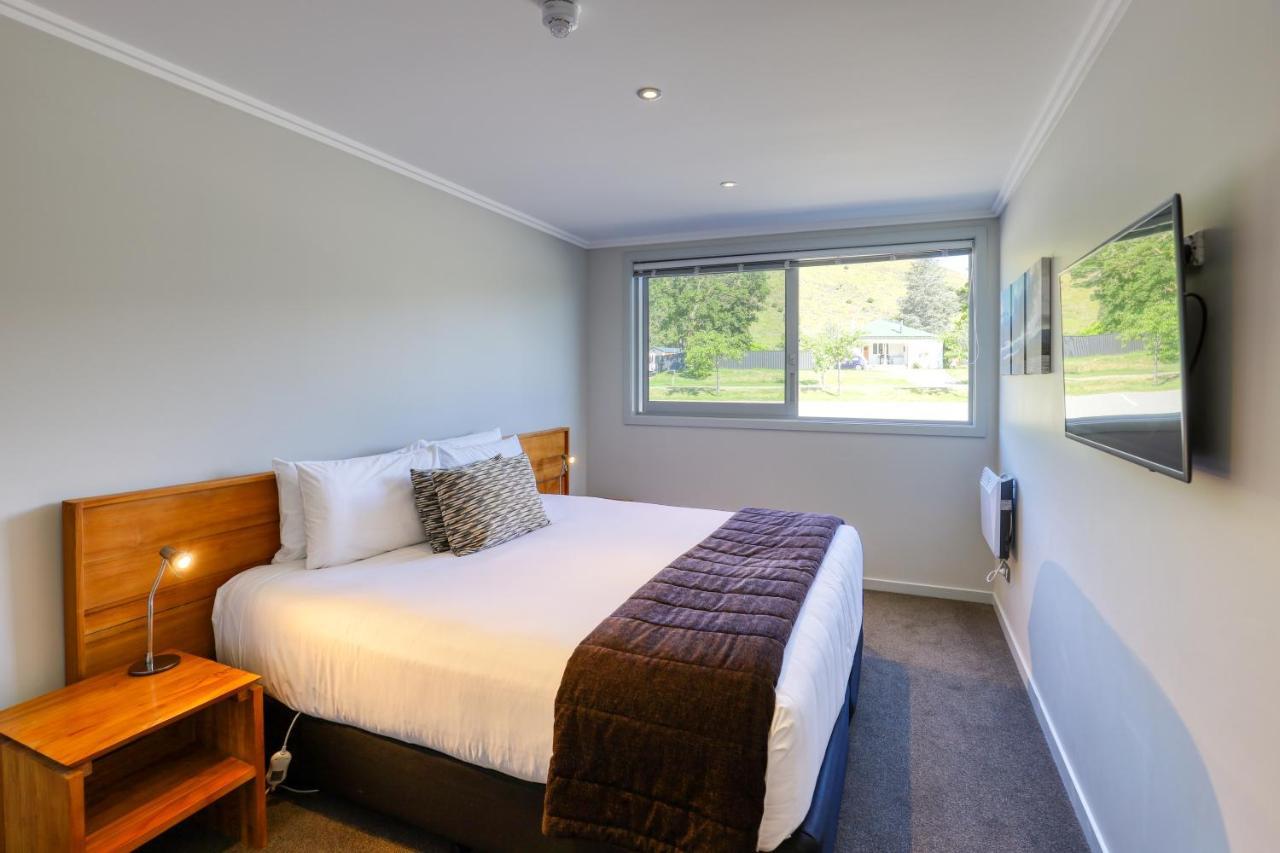 Marsden Lake Resort Central Otago Cromwell Luaran gambar A typical motel room