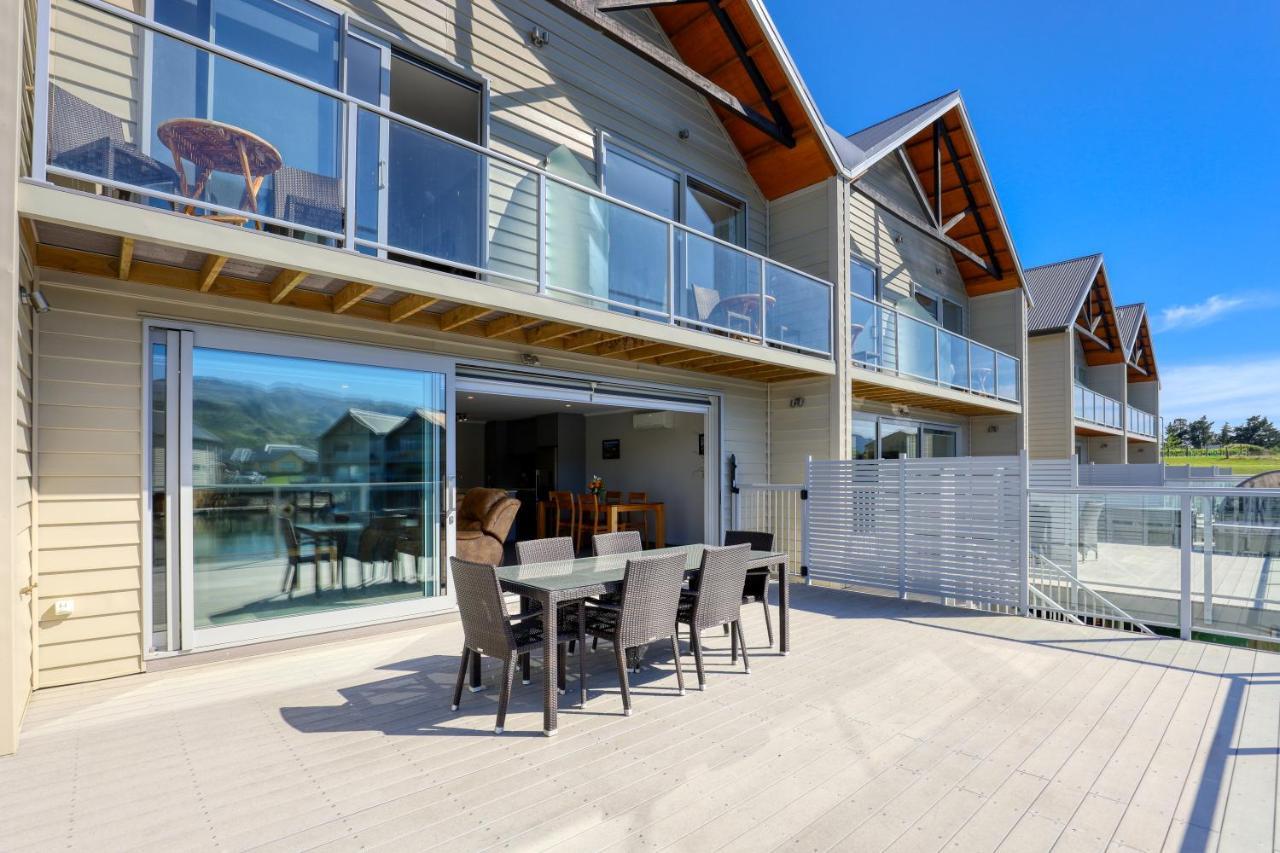 Marsden Lake Resort Central Otago Cromwell Luaran gambar A typical apartment at the Jack's Point clubhouse
