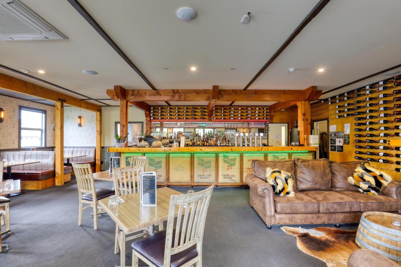Marsden Lake Resort Central Otago Cromwell Luaran gambar The bar at the restaurant